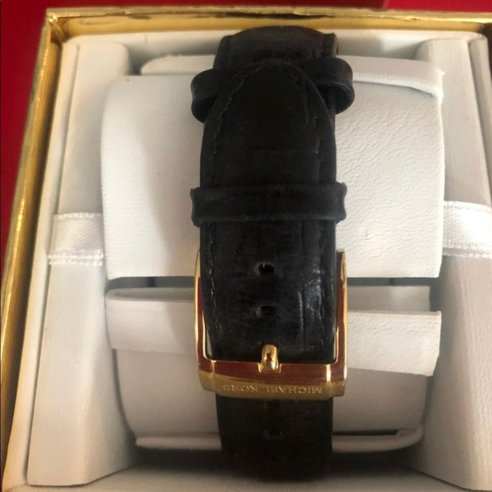 Michael Kors Watch - Picture 3 of 3